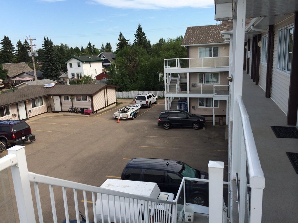Raccoon Lodge Motel Sylvan Lake Eksteriør billede